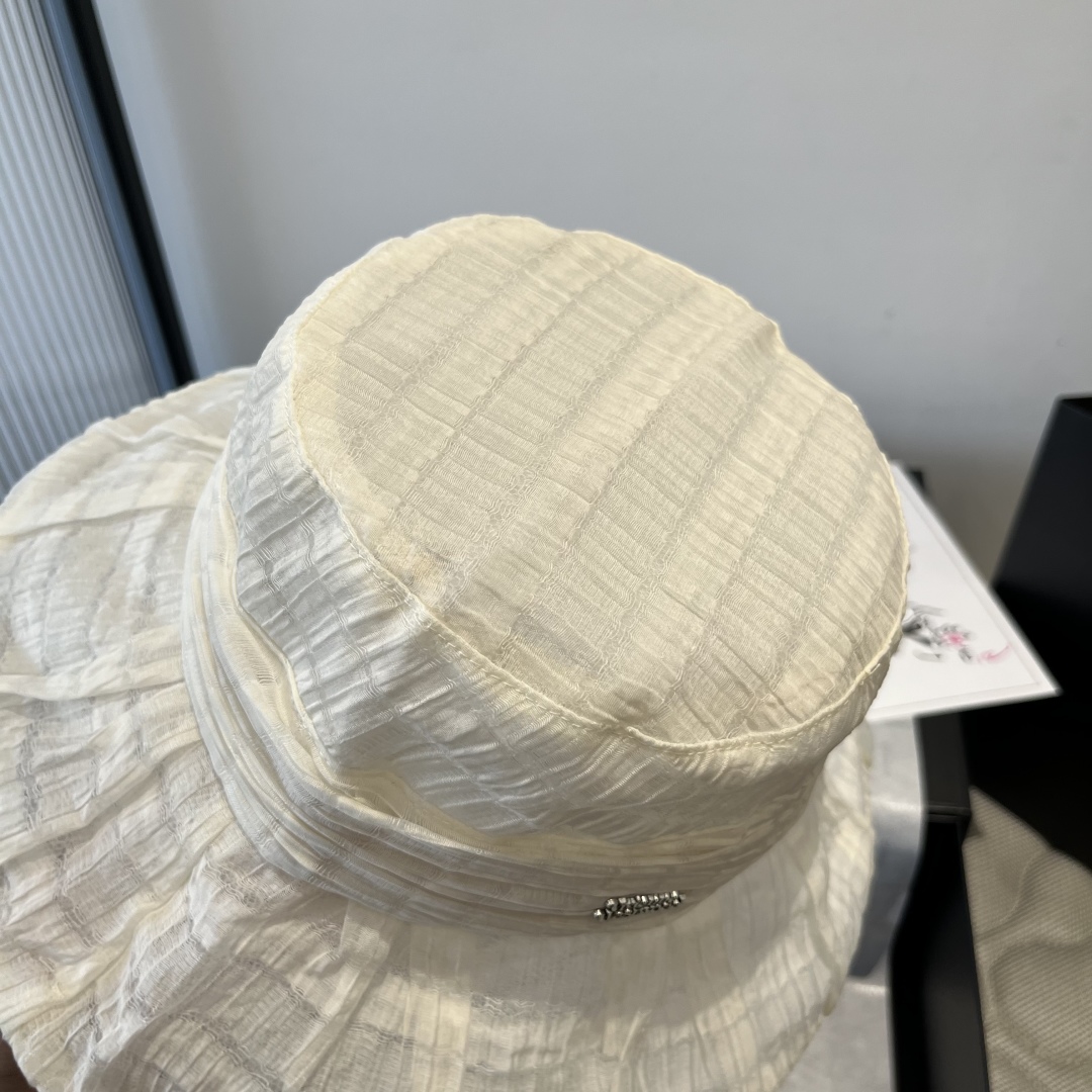 P

西太后真丝款遮阳帽，荷叶边遮阳帽，轻盈透气，高雅女神必备，头围57cm