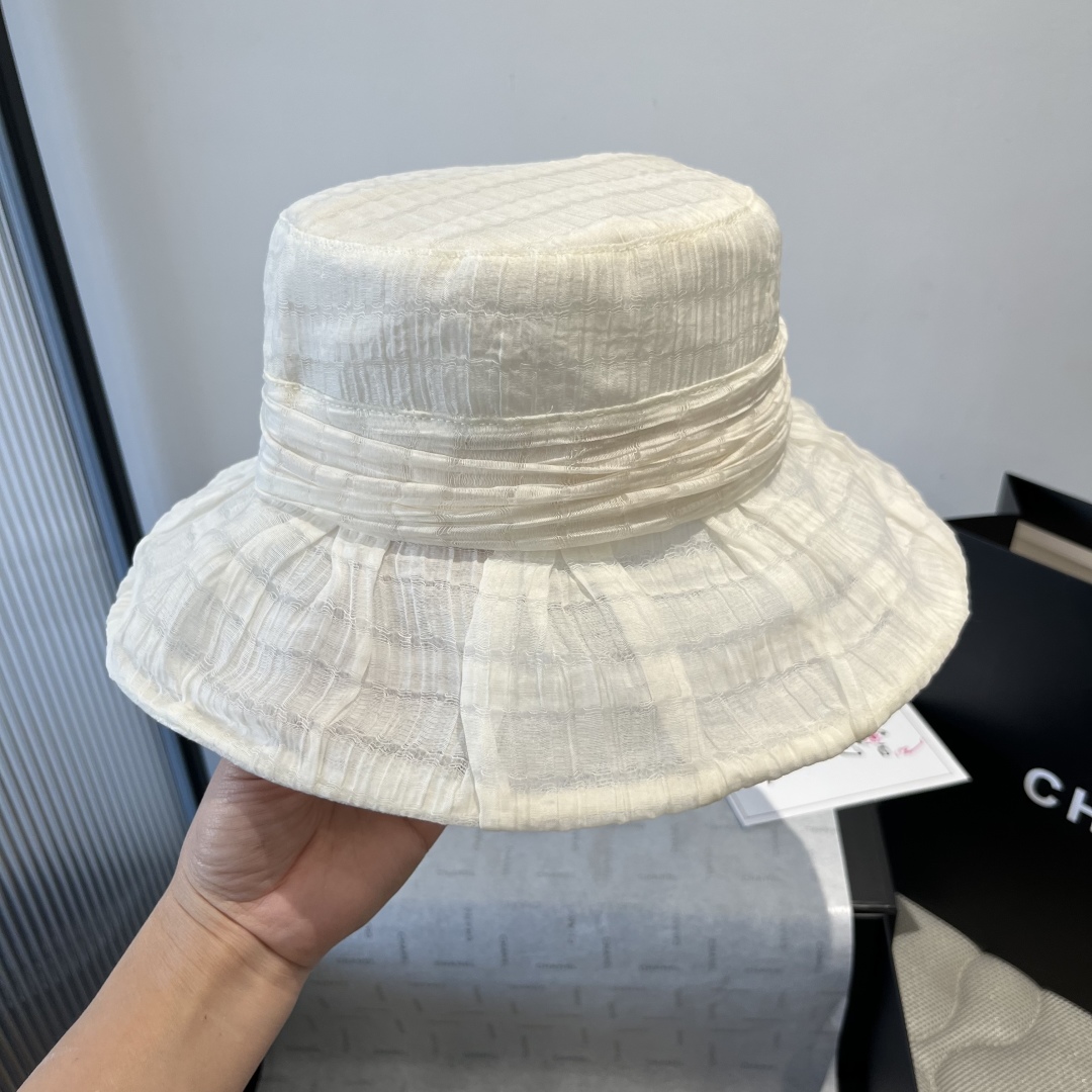 P

西太后真丝款遮阳帽，荷叶边遮阳帽，轻盈透气，高雅女神必备，头围57cm