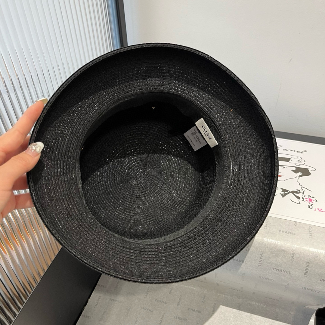 P

Celine赛琳，新款盆帽，搭配麻纱配饰，名媛风十足，头围57cm