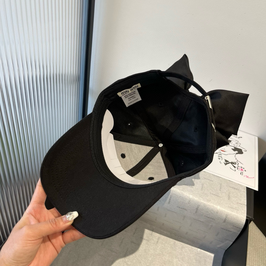 P

miumiu缪缪蝴蝶结鸭舌帽，高端定制，头围57cm