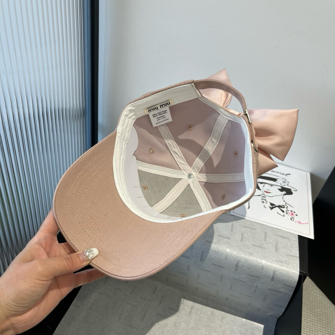 P

miumiu缪缪蝴蝶结鸭舌帽，高端定制，头围57cm
