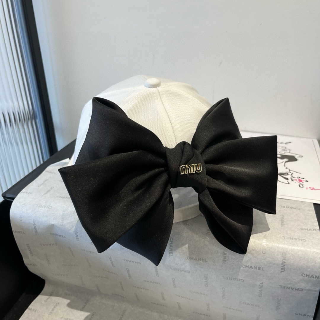 P

miumiu缪缪蝴蝶结鸭舌帽，高端定制，头围57cm