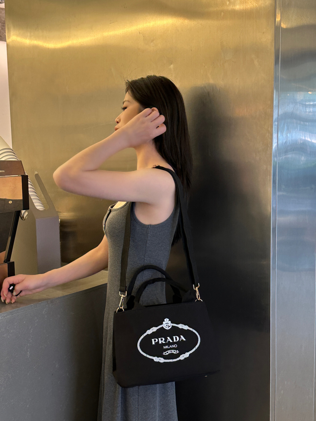 NO:227795,PRADA new canvas tote bag, versatile summer travel must-have items, specifications 28*20*15 hat, straw hat, fisherman hat, baseball hat, hat, prada, prada, espadrilles, totes, hats19860909PRADA普拉达新款帆布托特包,百搭夏日出游必备单品,规格28*20*15帽子草帽渔夫帽棒球帽,帽子,prada,prada,espadrilles,totes,hats,hat