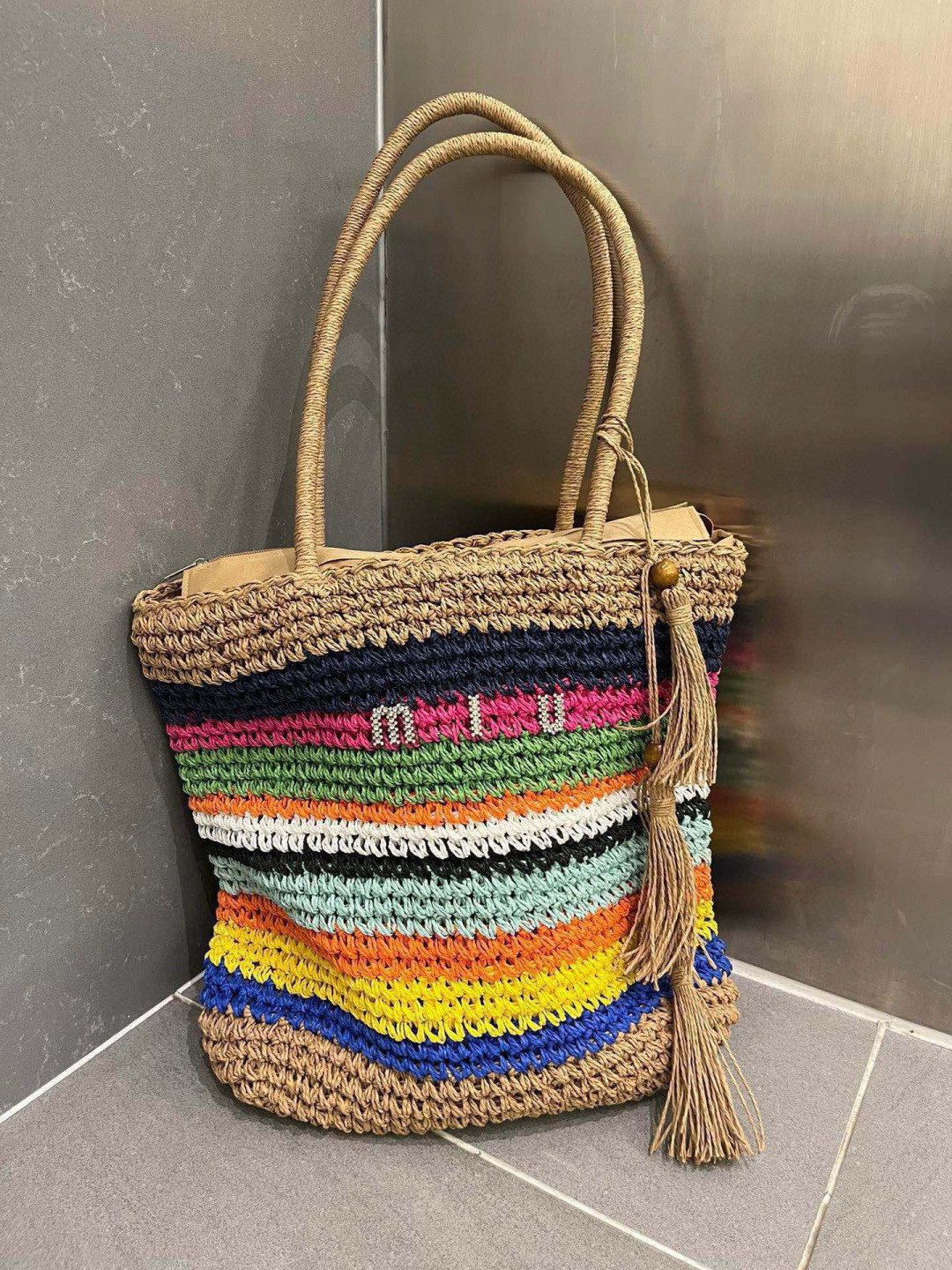 NO:227821,Miumiu Miumi straw weaving bag pure handmade straw weaving bag, summer style straw weaving bag, beach style, hat, straw hat, fisherman hat, baseball hat, hat, miumiu, espadrilles, espadrilles, hats19860909miumiu缪缪草编包 纯手工草包,夏日风情草编包,沙滩风情,帽子草帽渔夫帽棒球帽,帽子,miumiu,espadrilles,espadrilles,hats,hat