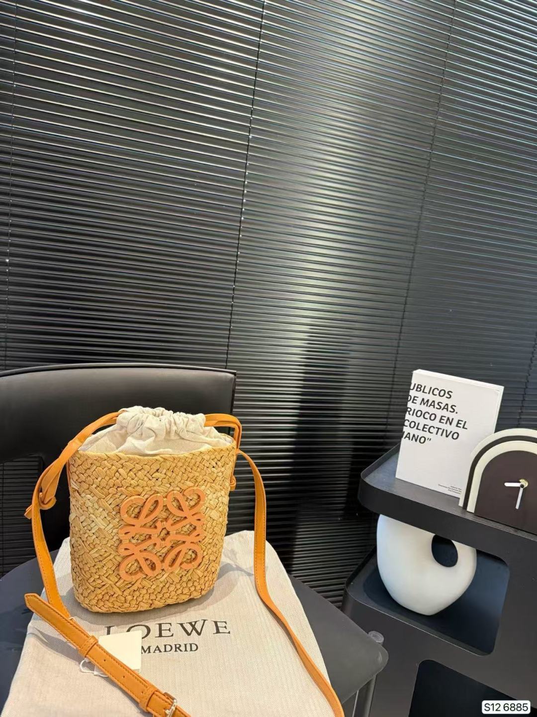 NO:227831,Luo Yiwei woven shopping bag has the same feel and visual effect. The bag shape is perfect and matched casually!  Size 23 21 Article No. 6885 Hat Straw Hat Fisherman Hat Baseball Hat, Hats, Loewe, espadrilles, hats19860909罗意威编织购物袋 手感和视觉效果是一样的 包型更是完美,随意搭配！尺寸23 21 货号6885帽子草帽渔夫帽棒球帽,帽子,loewe,espadrilles,hats,hat