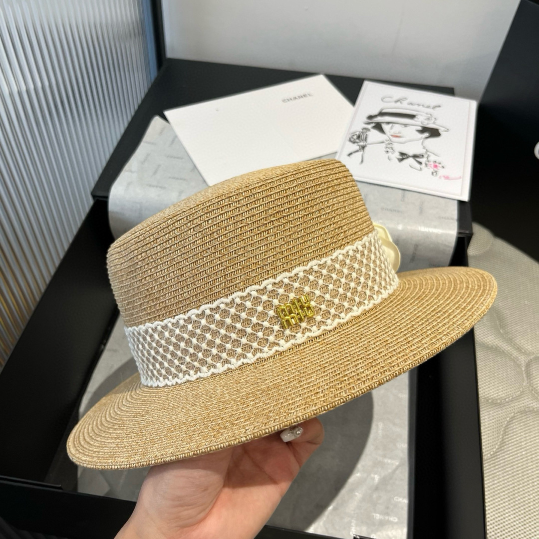 NO:228313,Miumiu Miumi new sun hat, top hat, fine straw making, head circumference 57cm hat, straw hat, fisherman hat, baseball hat, hat, miumiu, espadrilles, hats19860909miumiu缪缪新款遮阳帽,平顶礼帽,细草制作,头围57cm帽子草帽渔夫帽棒球帽,帽子,miumiu,espadrilles,hats,hat