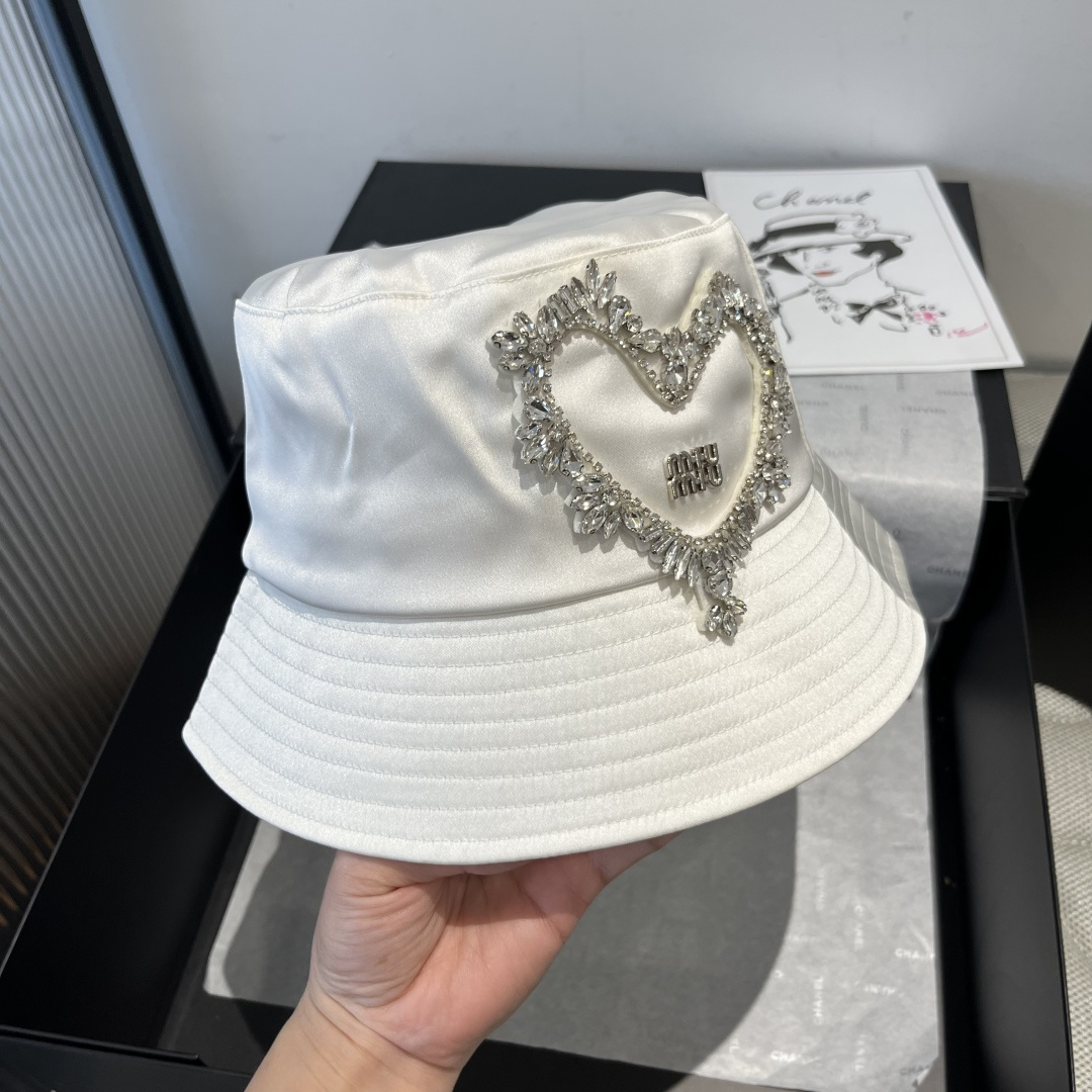 NO:229179,Miumiu Miu new satin fisherman hat, head circumference 57cm hat, straw hat, fisherman hat, baseball hat, hat, miumiu, espadrilles, hats19860909miumiu缪缪新款缎面渔夫帽,头围57cm 帽子草帽渔夫帽棒球帽,帽子,miumiu,espadrilles,hats,hat