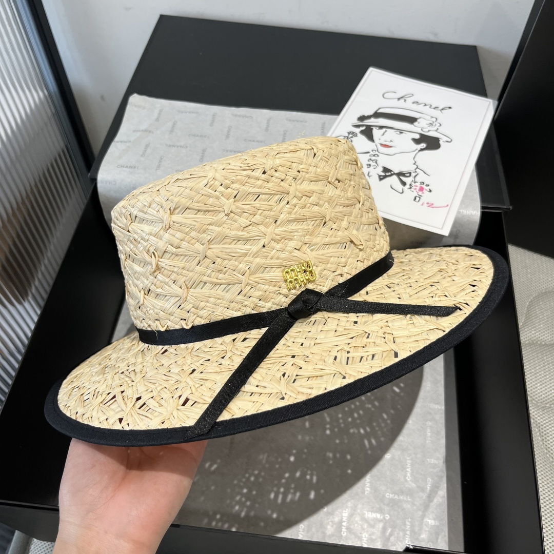 NO:229191,Miumiu Miu new top hat, natural straw hat, head circumference 57cm hat, straw hat, fisherman hat, baseball hat, hat, miumiu, espadrilles, hats19860909miumiu缪缪新款平顶礼帽,天然草帽,头围57cm帽子草帽渔夫帽棒球帽,帽子,miumiu,espadrilles,hats,hat