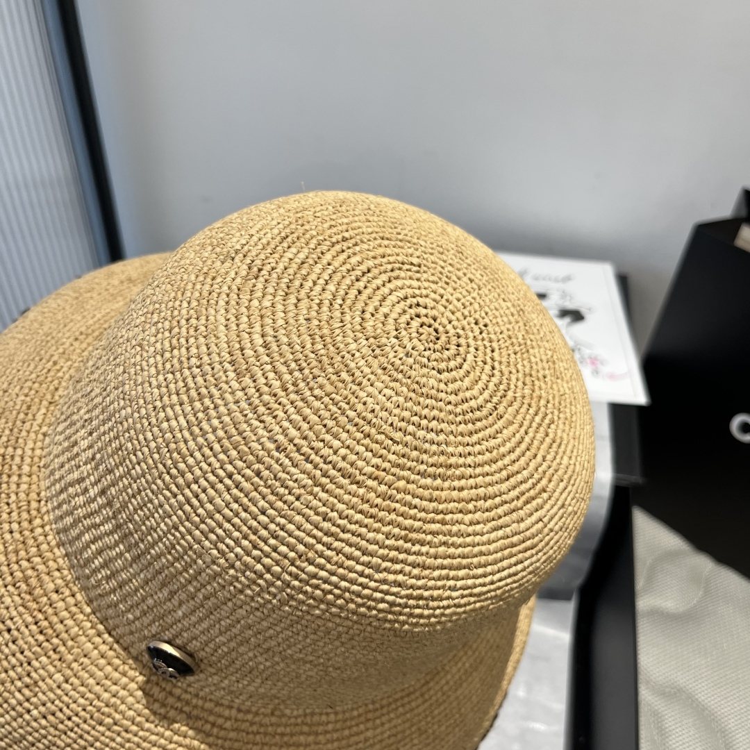 P

Chanel香奈儿新款拉菲草帽，纯手工钩织，灯笼草帽，超级重工  头围57cm