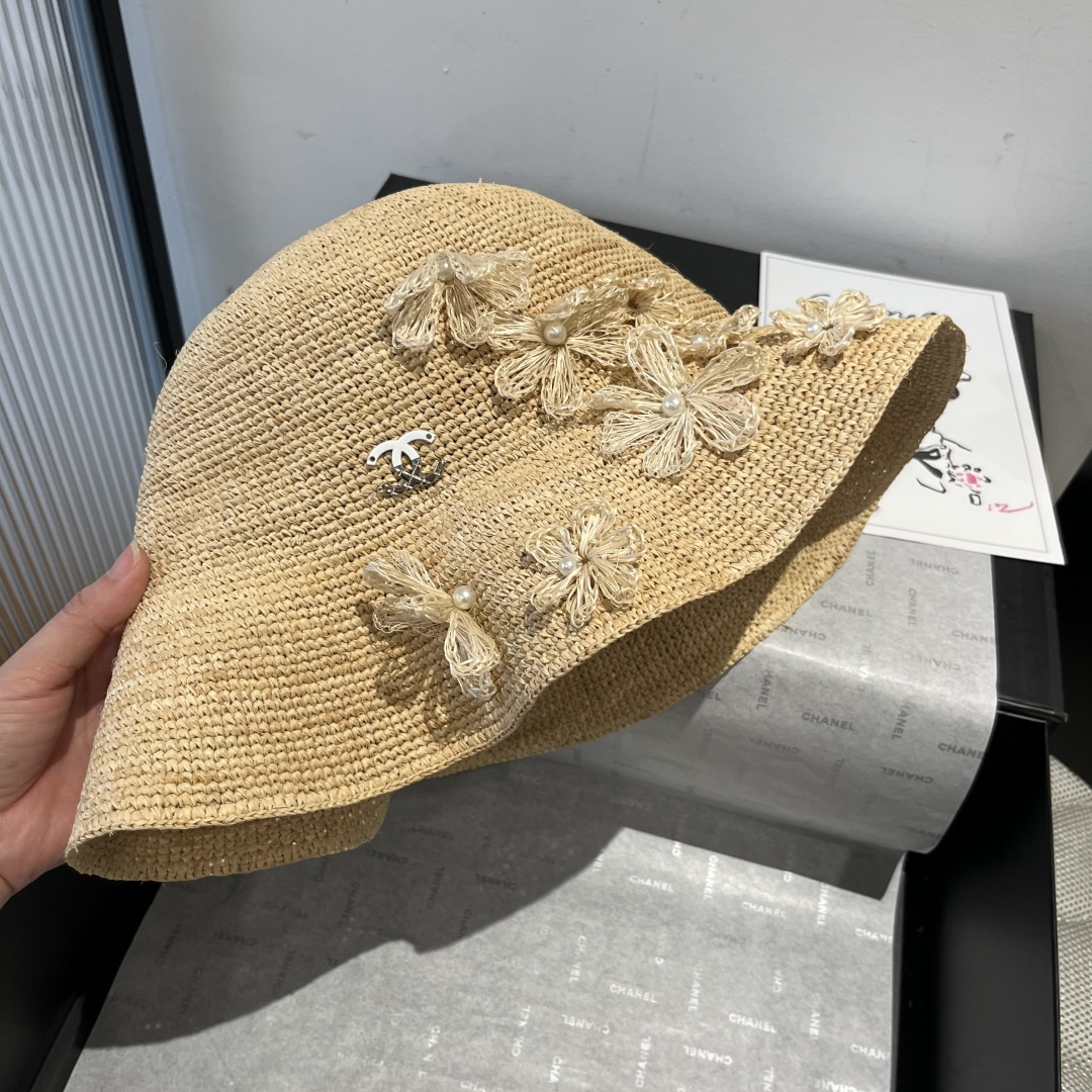 @

Chanel香奈儿新款拉菲草帽，纯手工钩织，灯笼草帽，超级重工  头围57cm