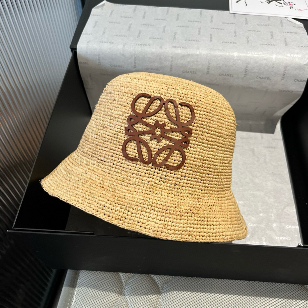 P

LOEWE罗意威拉菲草，官方款，高端定制，头围57cm