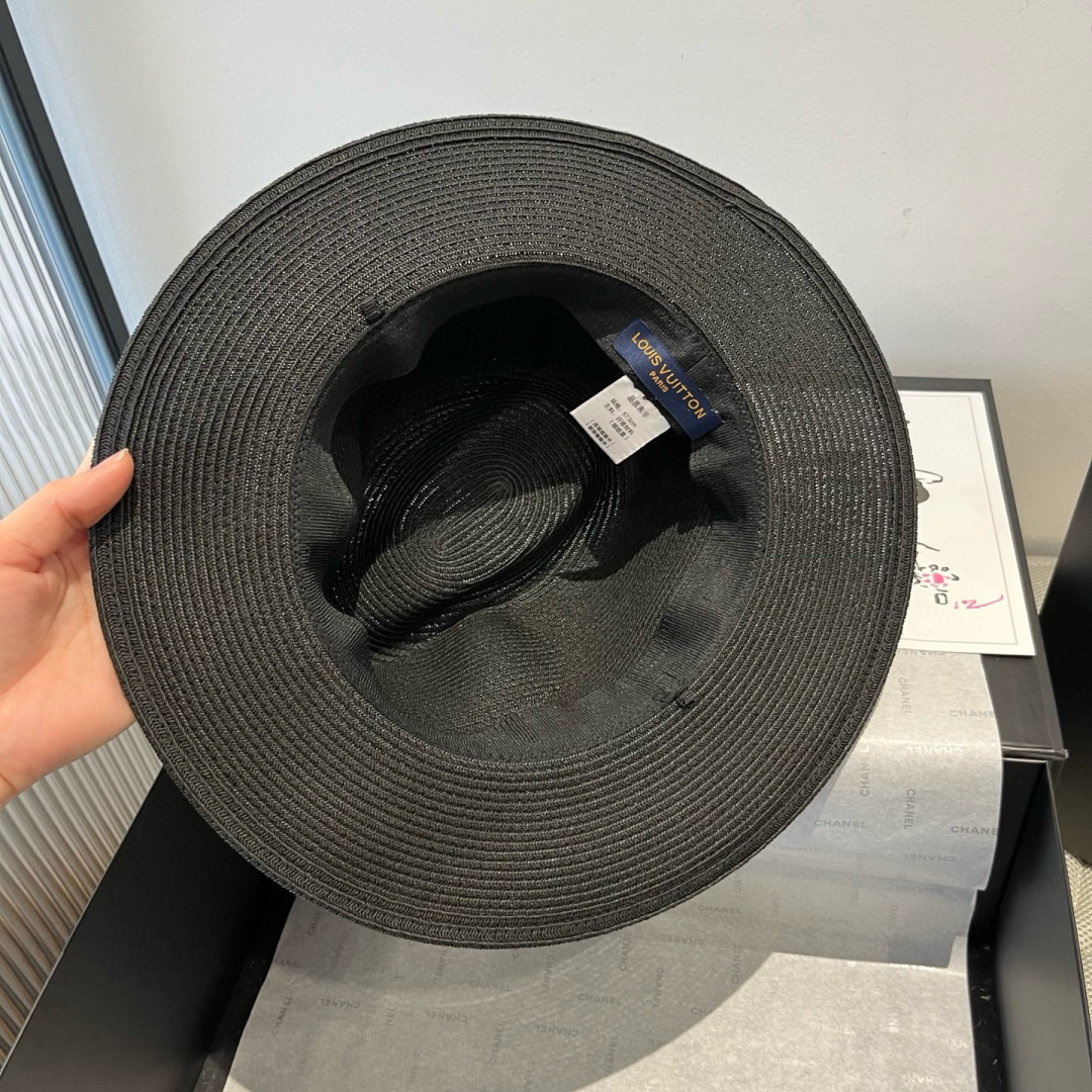 P

Lv路易威登新款礼帽，凹凸设计，头围57cm