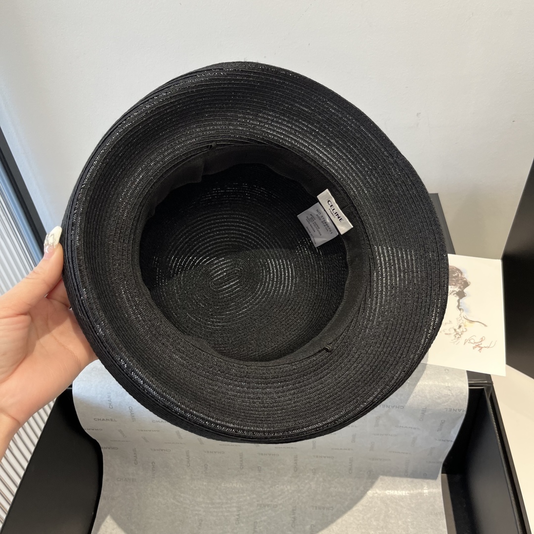 P

Celine新款卷边礼帽，台湾PP草帽，头围57cm 名媛挚爱，