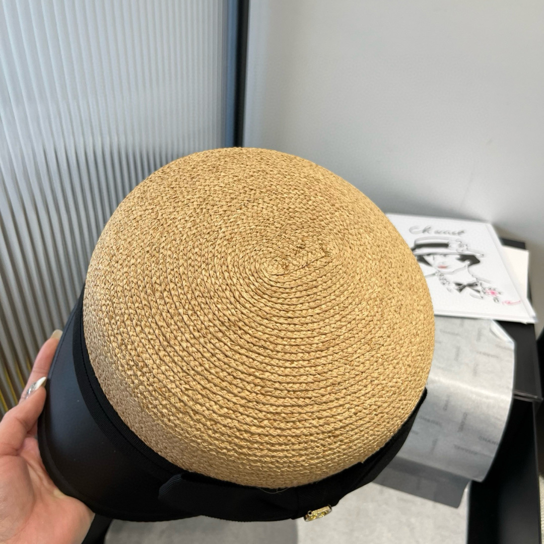 P

Dior冬奥新款鸭舌骑士帽，拉菲草帽，头围57cm