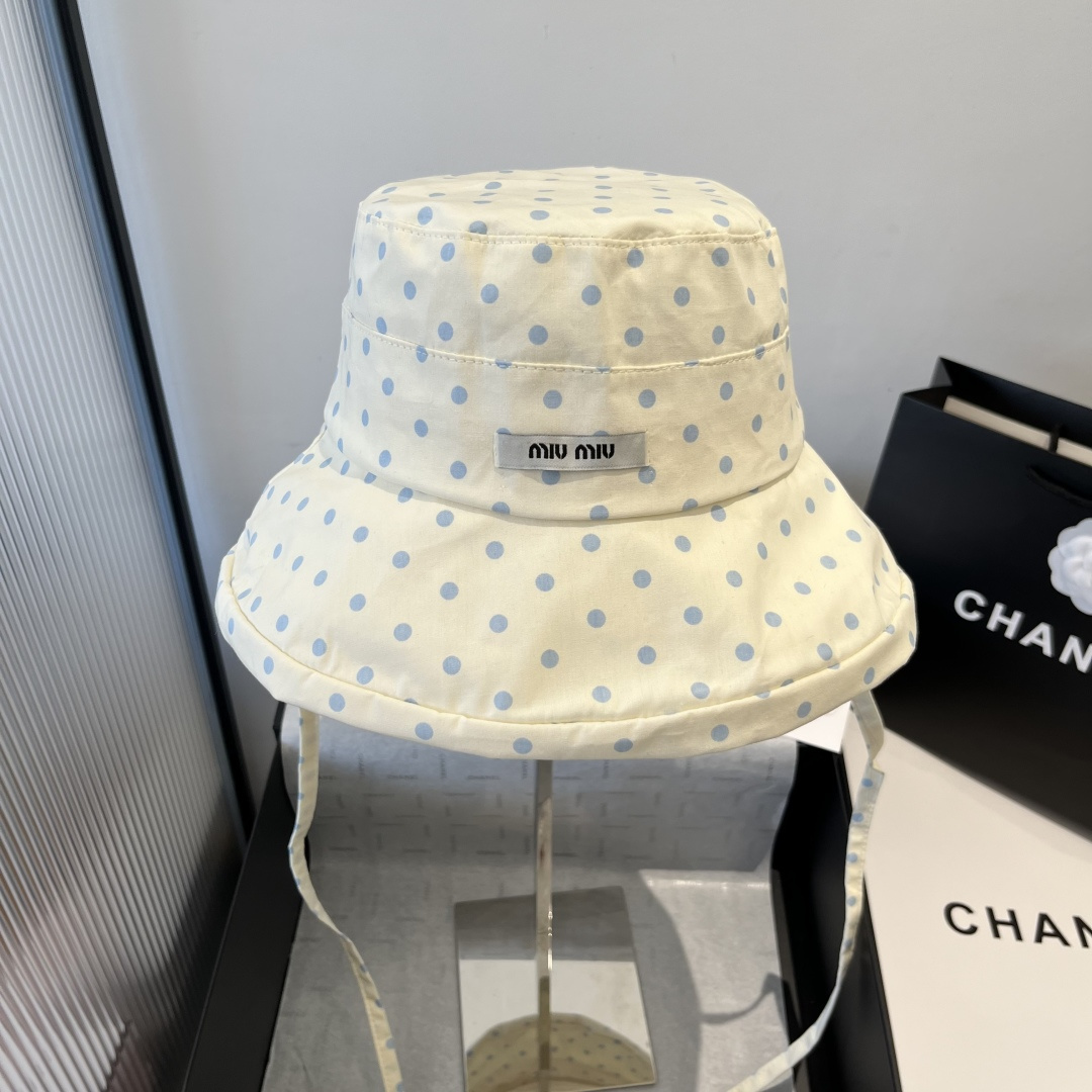 NO:229674,Miumiu Miu new fisherman hat, sun hat, head circumference 57cm hat, straw hat, fisherman hat baseball hat, hat, miumiu, espadrilles, hats19860909miumiu缪缪新款渔夫帽,遮阳帽,头围57cm帽子草帽渔夫帽棒球帽,帽子,miumiu,espadrilles,hats,hat