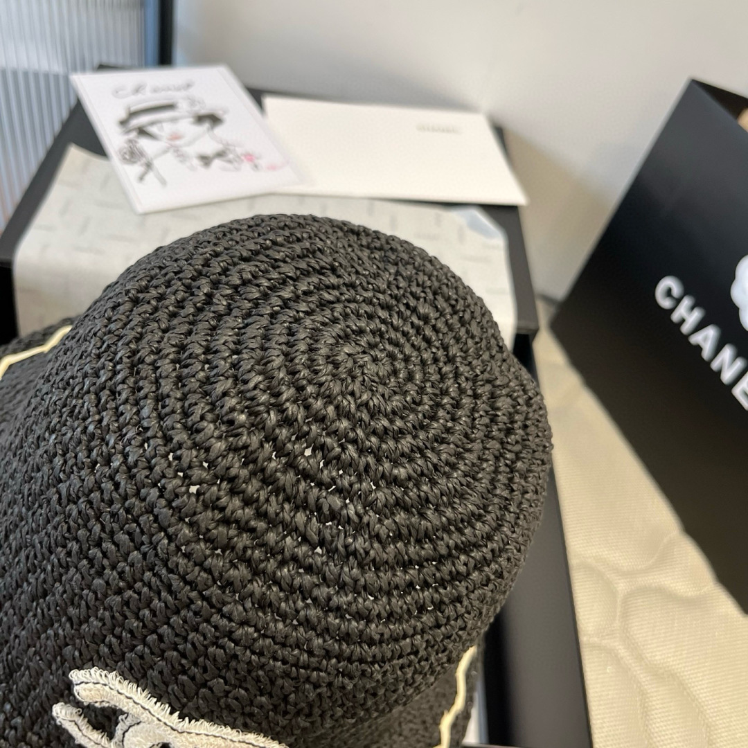 P

香奈儿Chanel 新款草帽，手工钩织草编帽，可折叠，携带方便，头围57cm