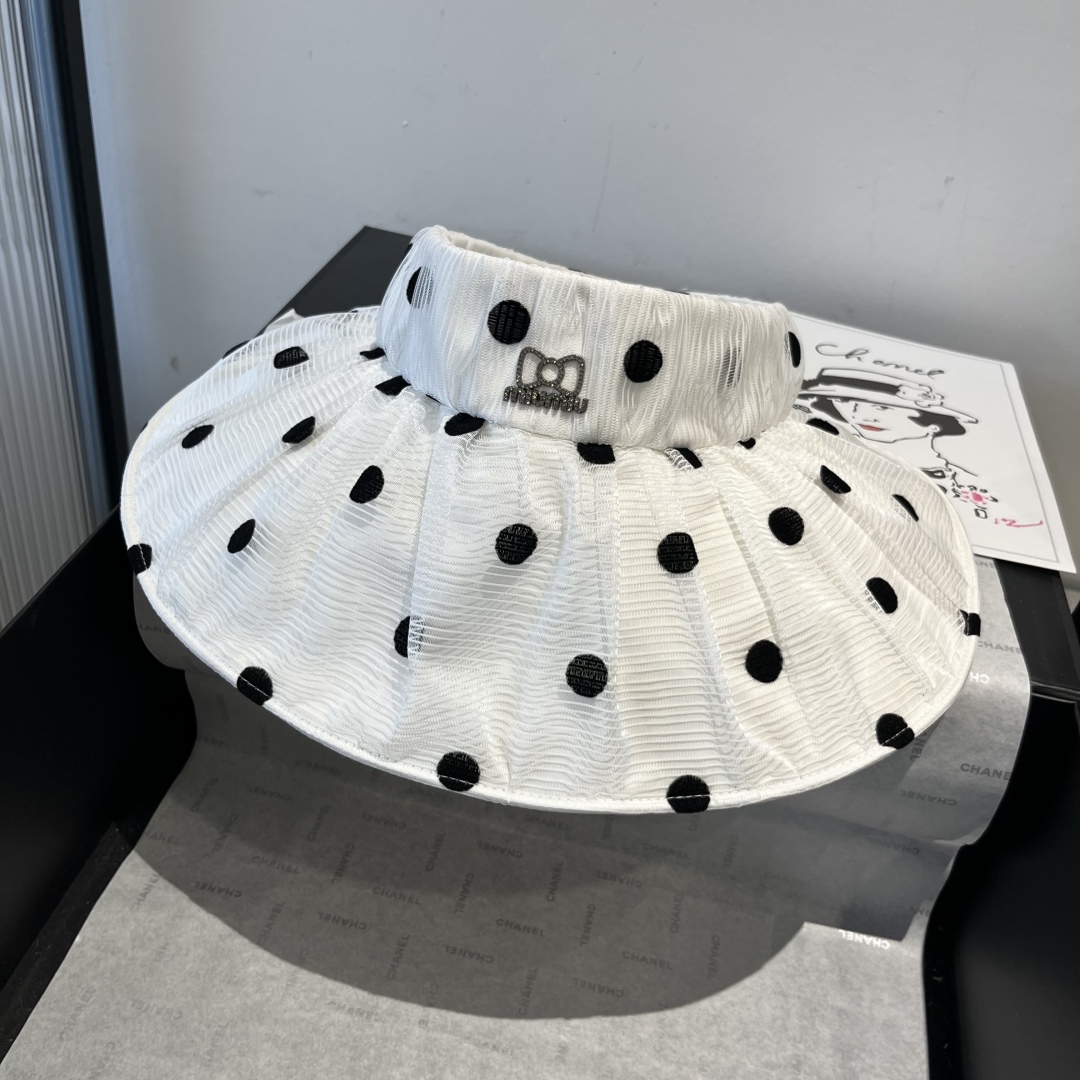 P

miumiu缪缪贝壳帽，空顶遮阳帽 可调节