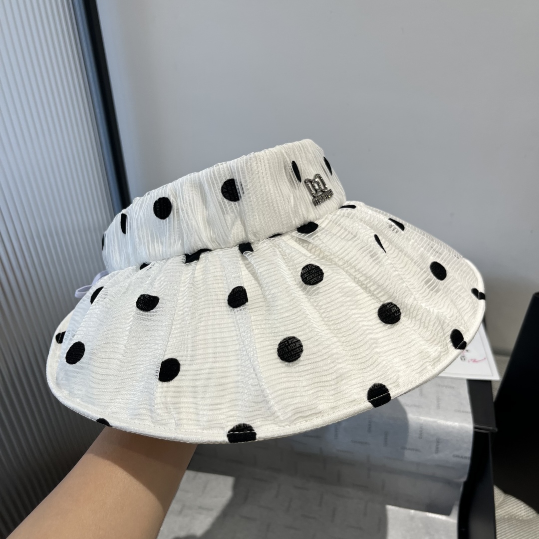 P

miumiu缪缪贝壳帽，空顶遮阳帽 可调节