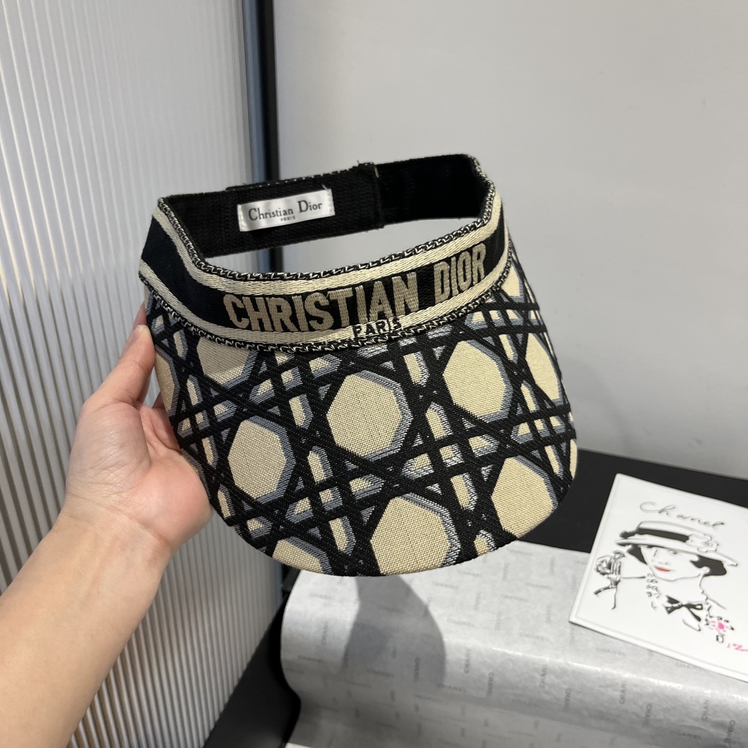 P
Dior迪奥新款遮阳帽 空顶鸭舌帽