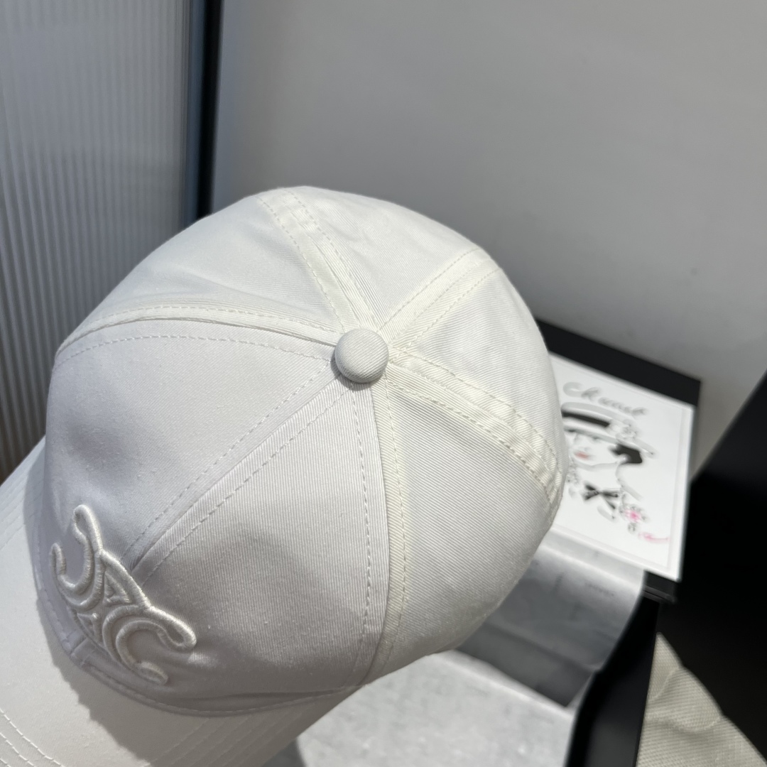P

celine赛琳2025新款鸭舌帽，男女通用、头围57cm