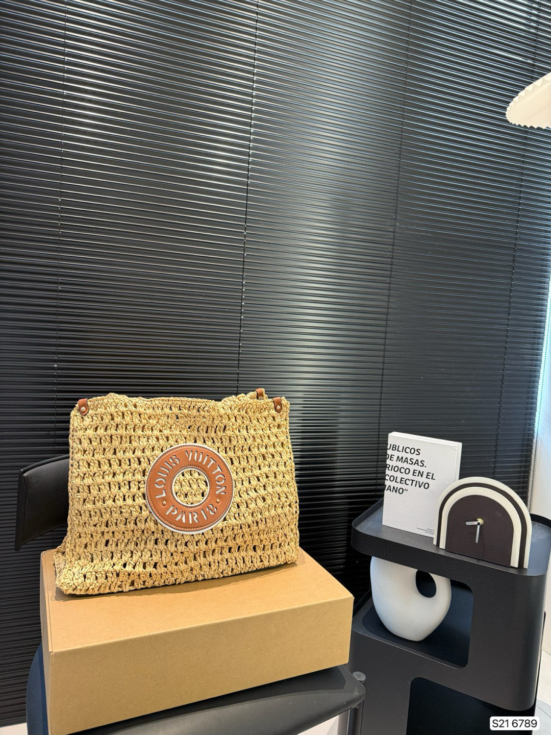 NO:230419,Lv woven tote bag, simple matching bag, very atmospheric. It is also easy to match clothes. Size 39 30 Item No. 6789 yk hat Straw hat Fisherman hat Baseball hat, hat, louis vuitton, espadrilles, totes, hats19860909Lv编织托特包,简单搭配的包袋,非常大气.搭配衣服也是毫无难度.尺寸39 30 货号6789 yk帽子草帽渔夫帽棒球帽,帽子,louis vuitton,espadrilles,totes,hats,hat