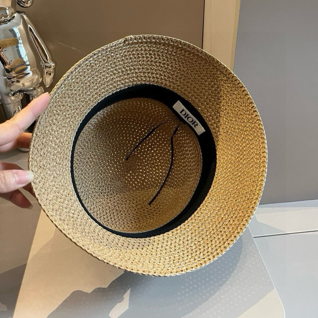 P

Dior迪奥新款草帽，日本纸草制作，跑量王，头围57cm