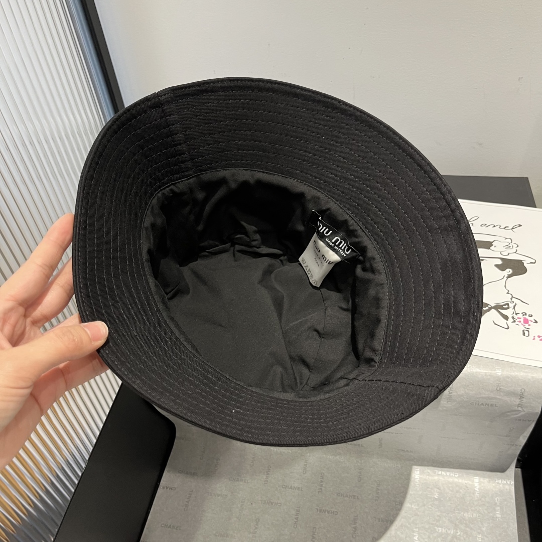 P

miumiu缪缪新款 纯棉渔夫帽，头围57cm