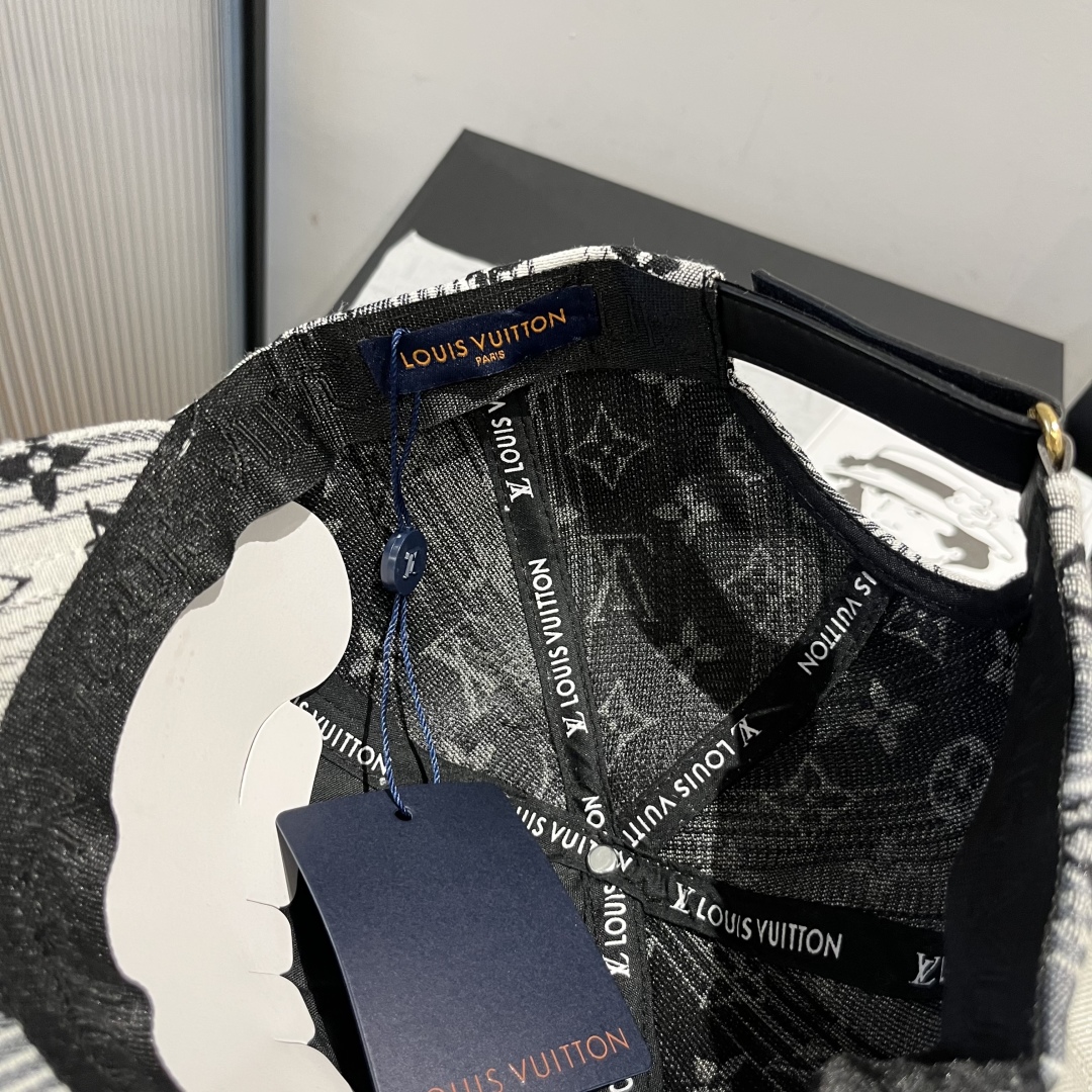 P

LV新款鸭舌帽，头围57cm