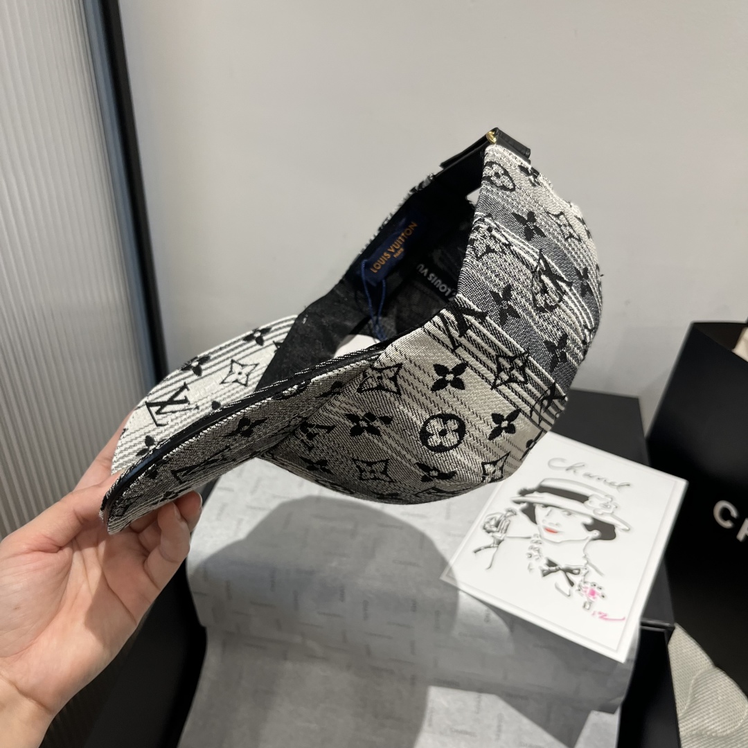 P

LV新款鸭舌帽，头围57cm