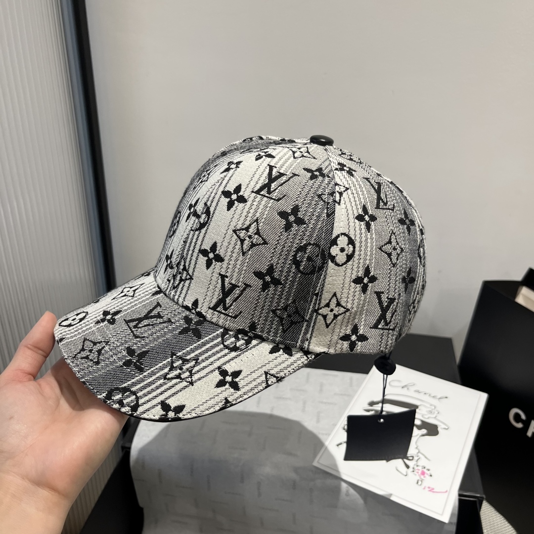 P

LV新款鸭舌帽，头围57cm