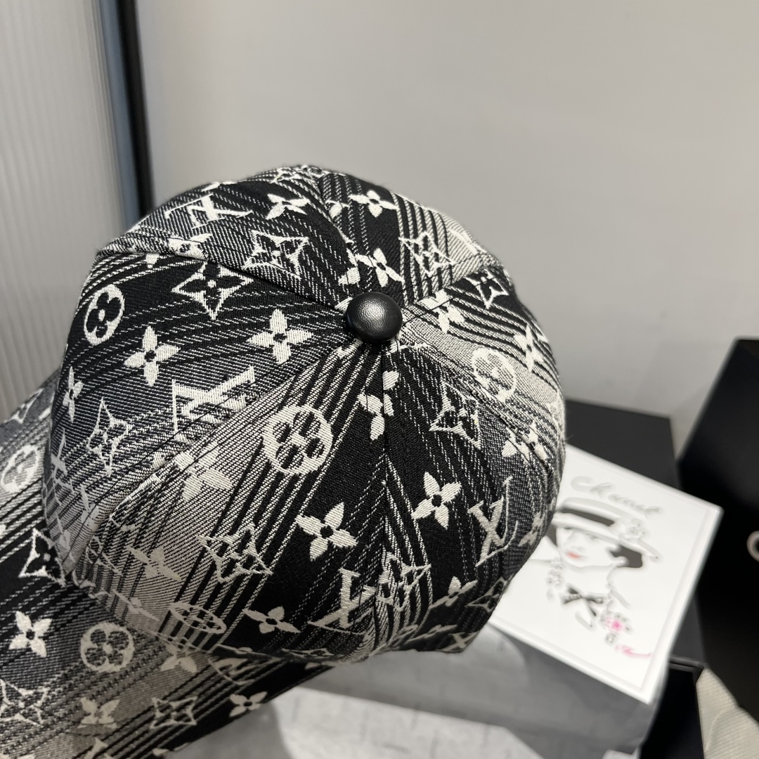 P

LV新款鸭舌帽，头围57cm