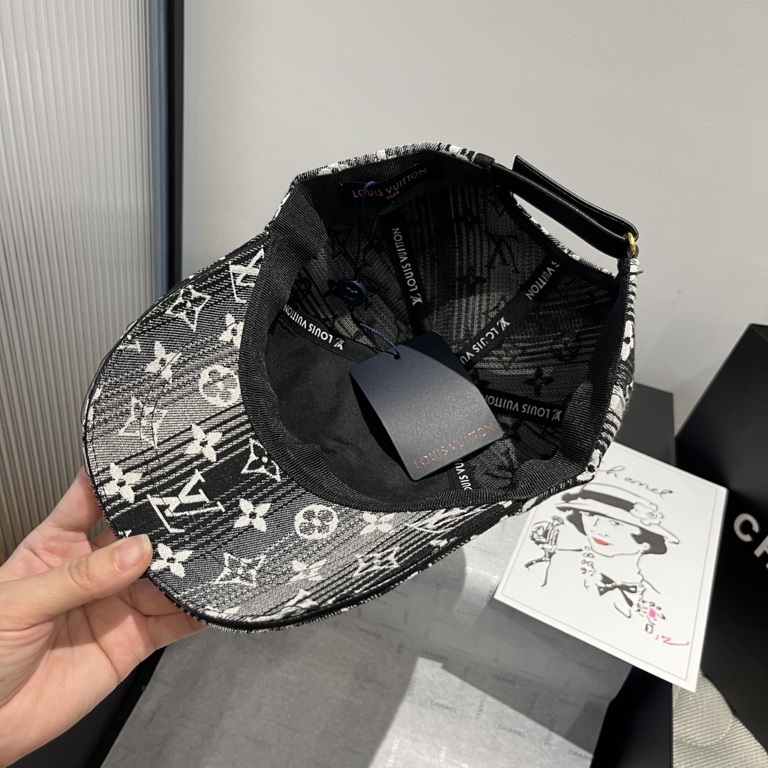 P

LV新款鸭舌帽，头围57cm