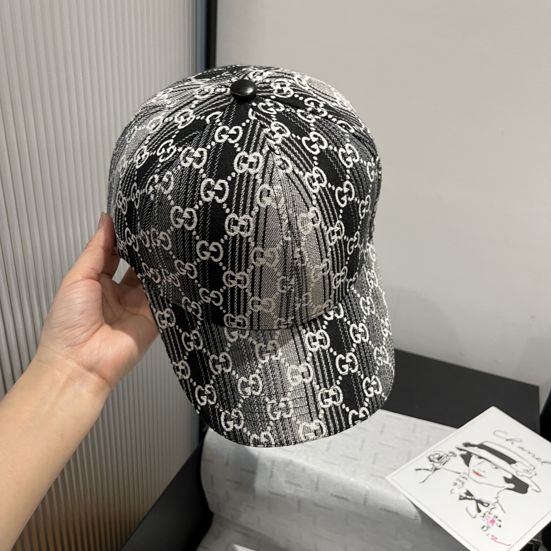 P

Gucci古奇新款鸭舌帽，头围57cm