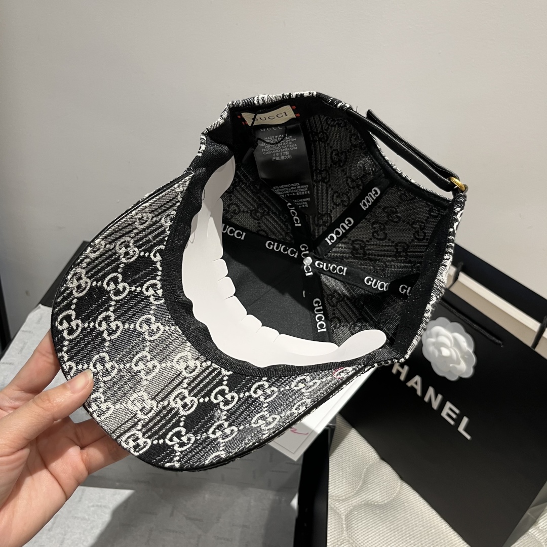 P

Gucci古奇新款鸭舌帽，头围57cm