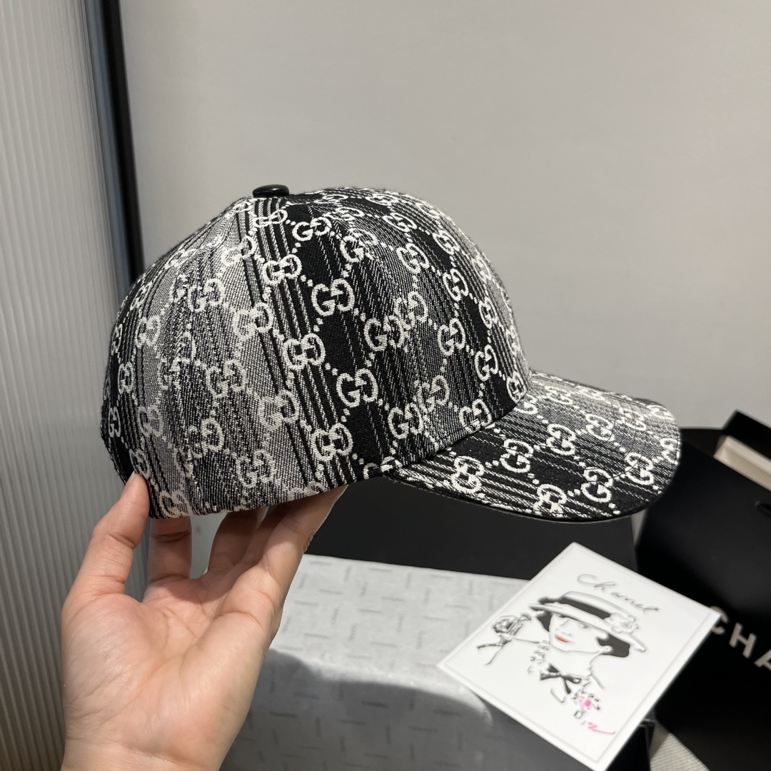 P

Gucci古奇新款鸭舌帽，头围57cm