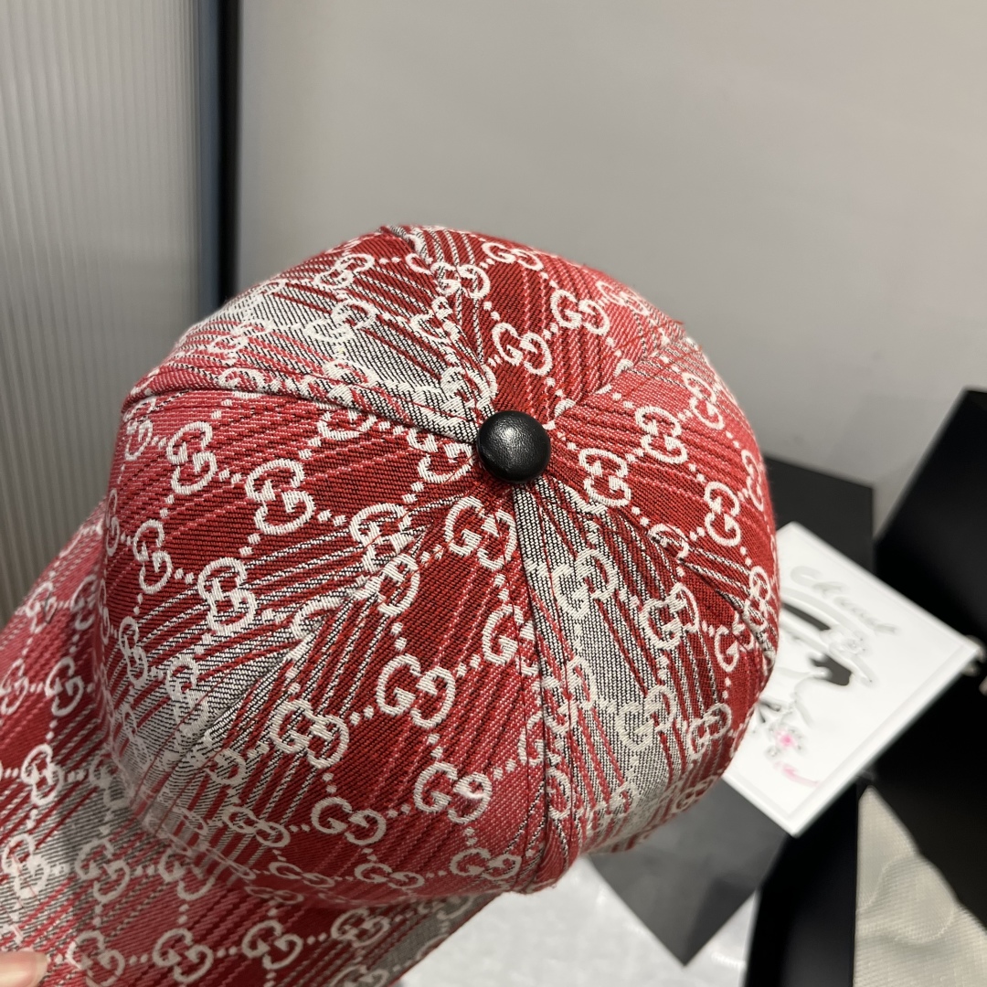 P

Gucci古奇新款鸭舌帽，头围57cm