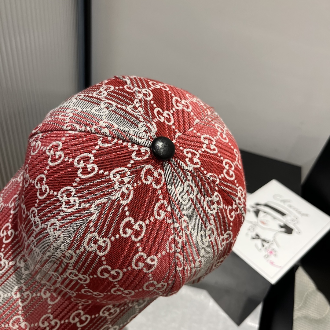 P

Gucci古奇新款鸭舌帽，头围57cm