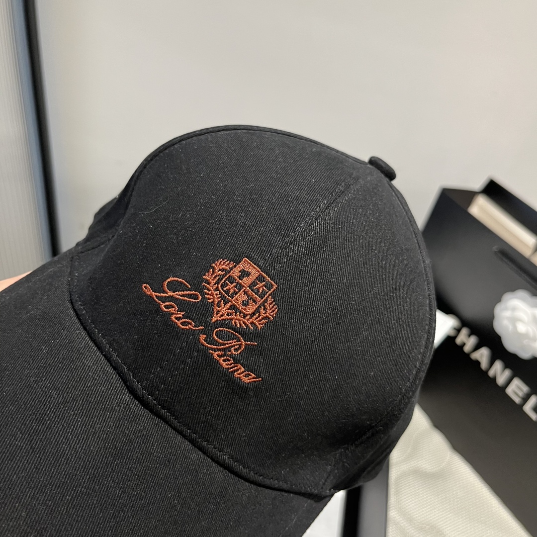 P

LP新款Loro Piana  新款高版本棒球帽
