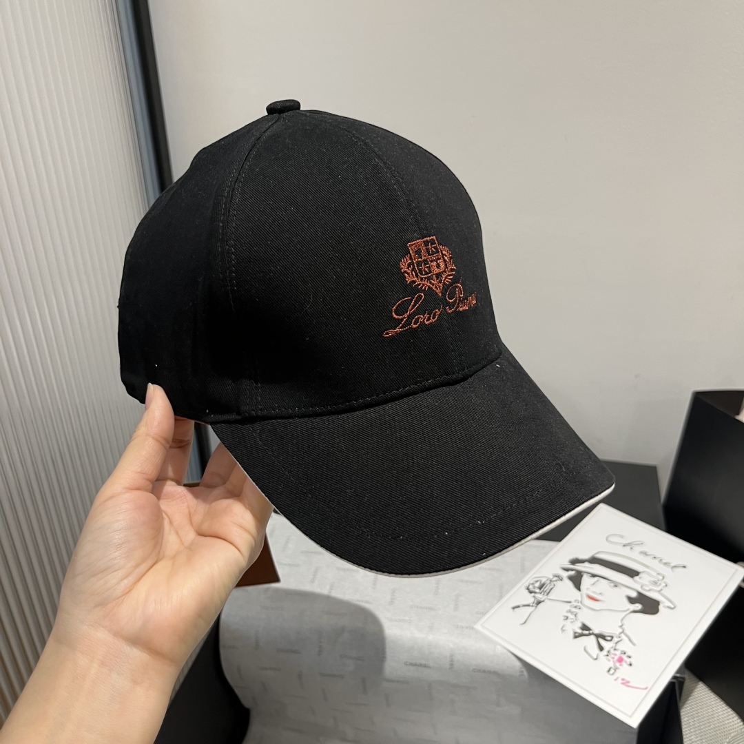P

LP新款Loro Piana  新款高版本棒球帽