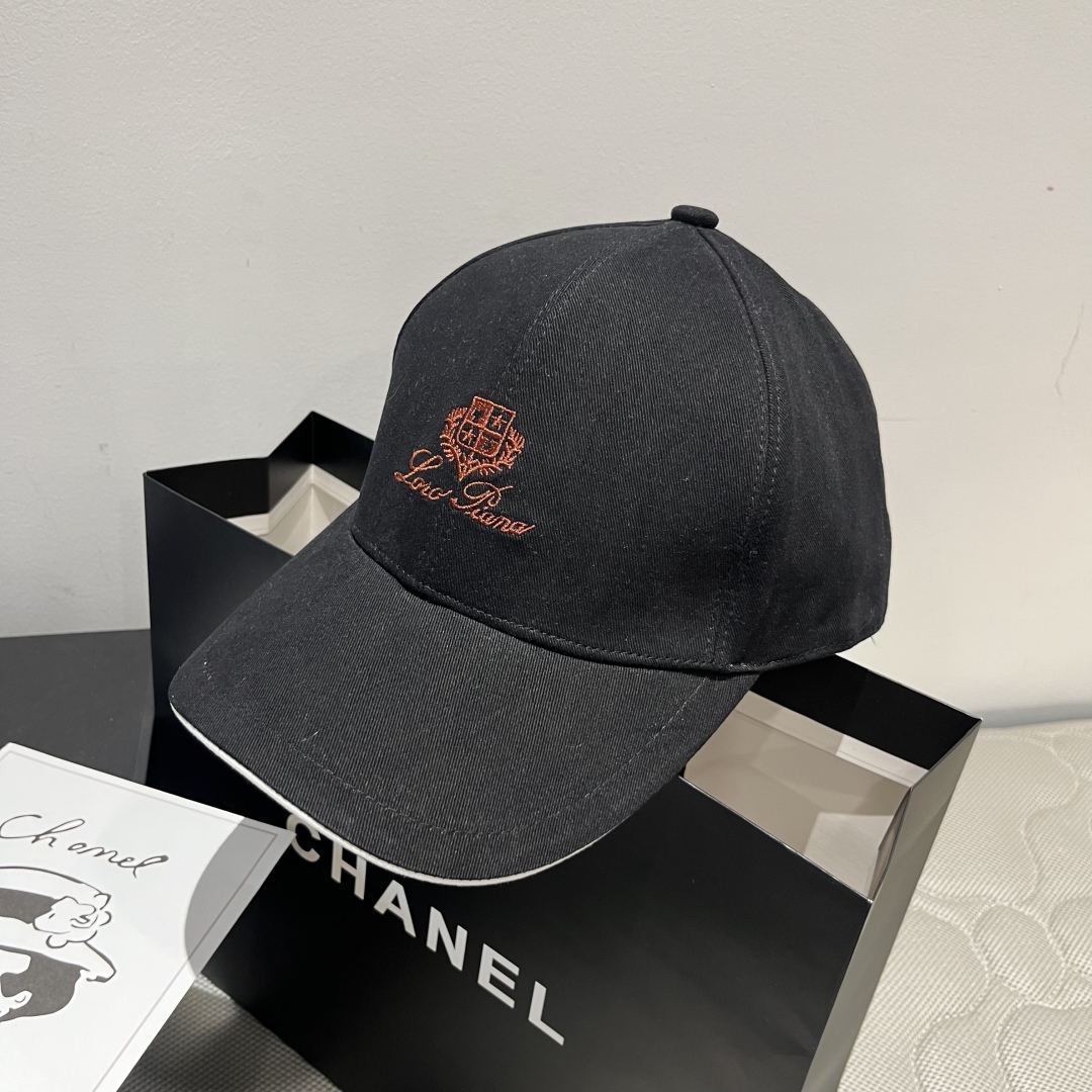 P

LP新款Loro Piana  新款高版本棒球帽
