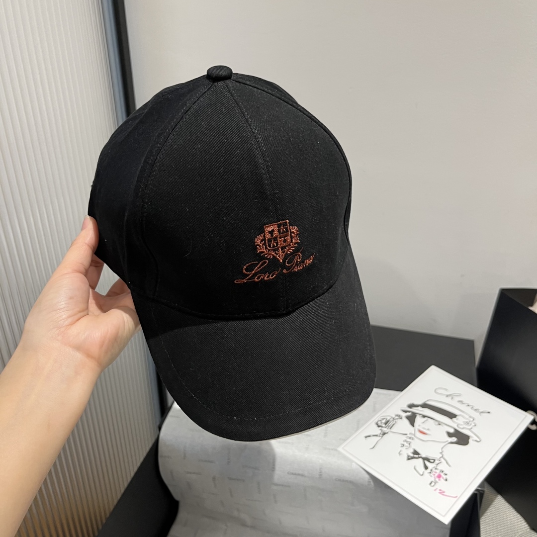 P

LP新款Loro Piana  新款高版本棒球帽