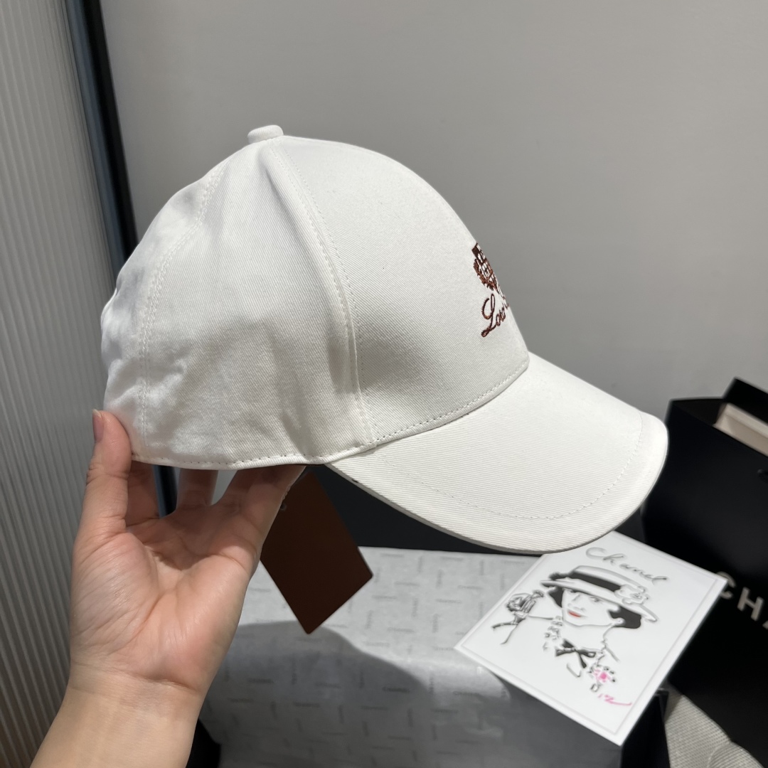 P

LP新款Loro Piana  新款高版本棒球帽