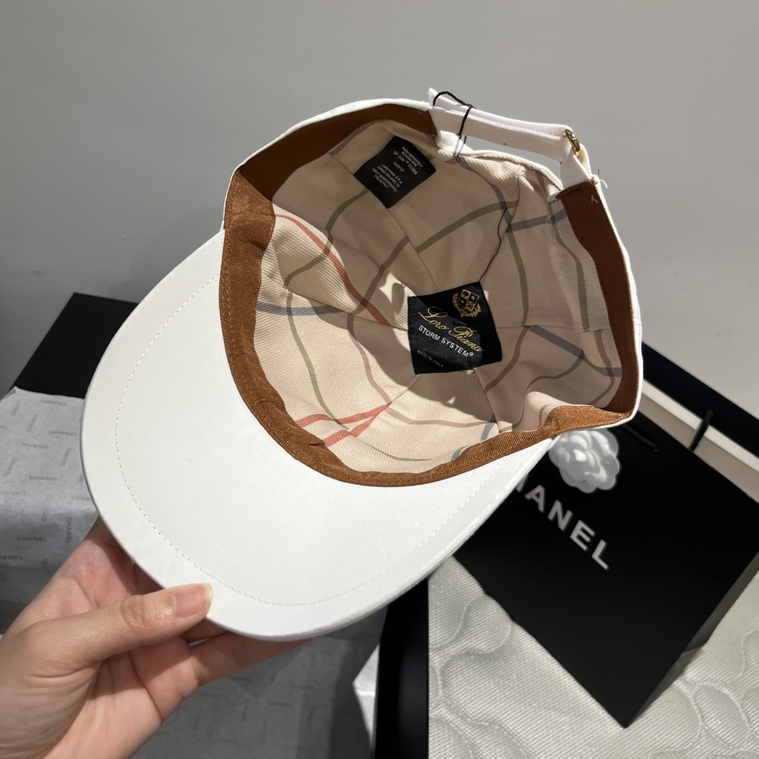 P

LP新款Loro Piana  新款高版本棒球帽