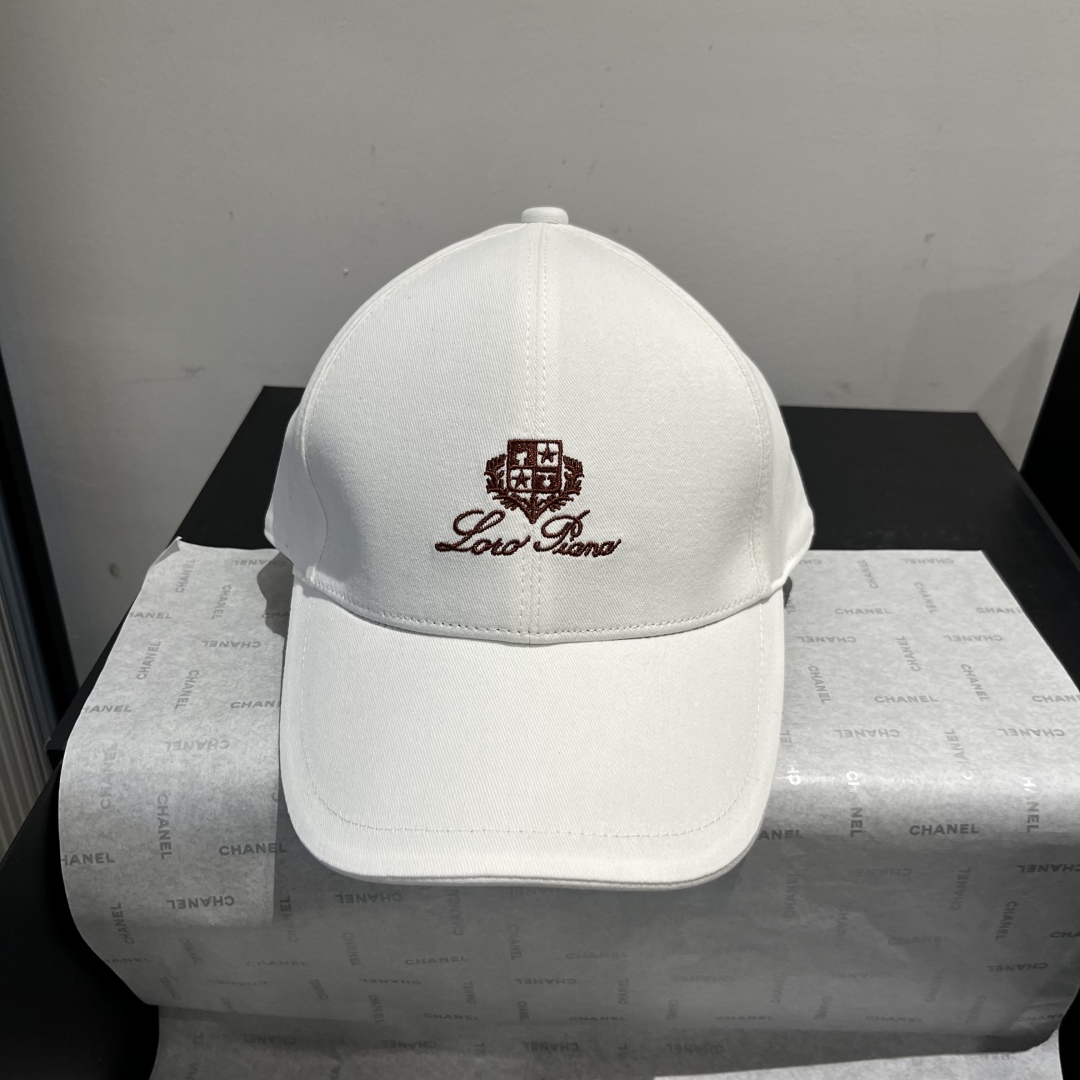 P

LP新款Loro Piana  新款高版本棒球帽
