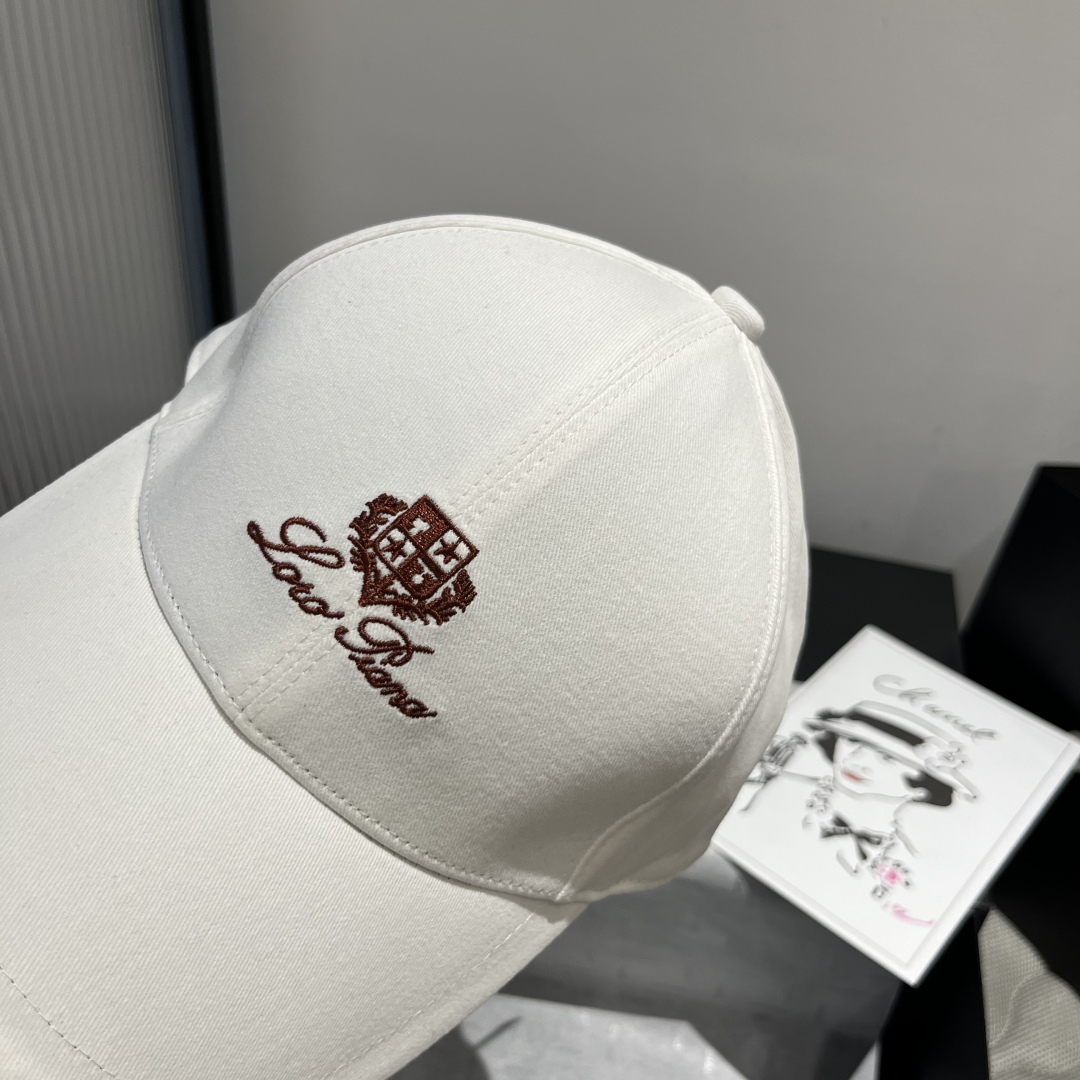 P

LP新款Loro Piana  新款高版本棒球帽
