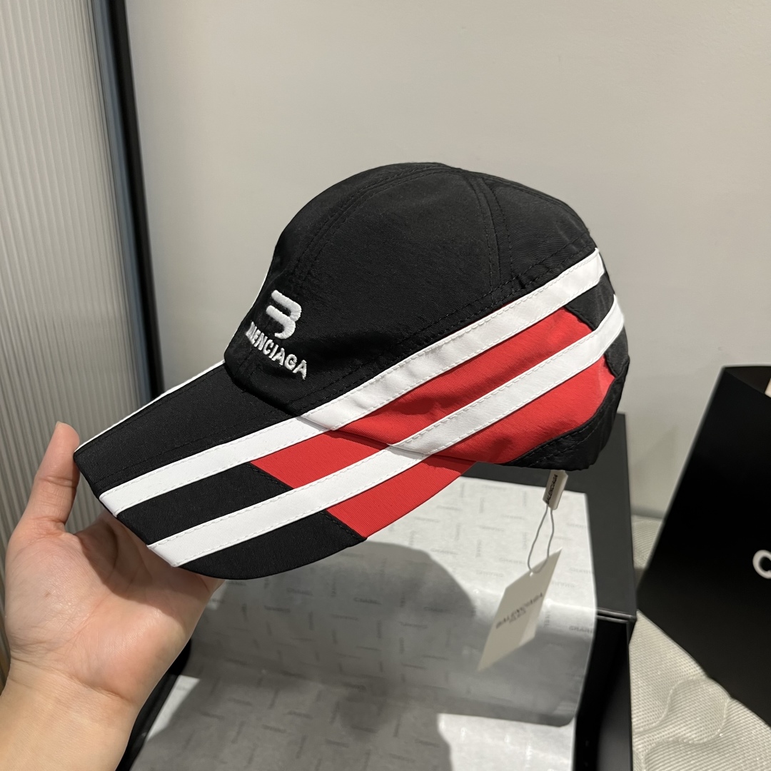 P

巴黎世家新款鸭舌帽