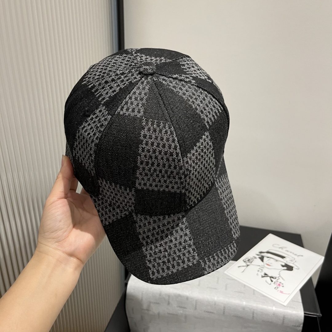 P

LV新款鸭舌帽，头围57cm