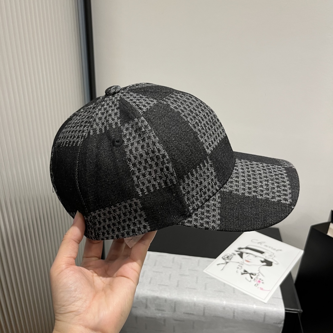 P

LV新款鸭舌帽，头围57cm