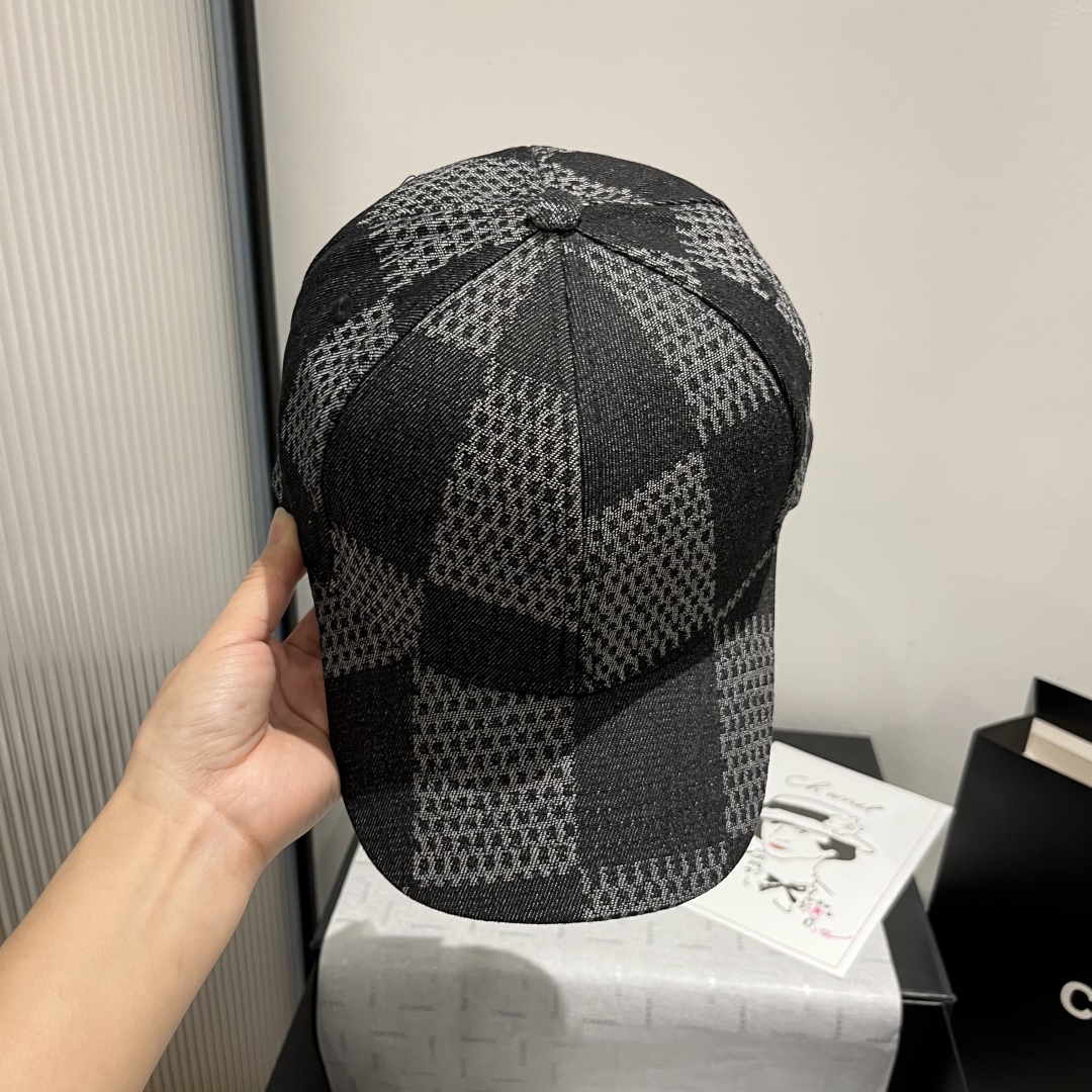 P

LV新款鸭舌帽，头围57cm