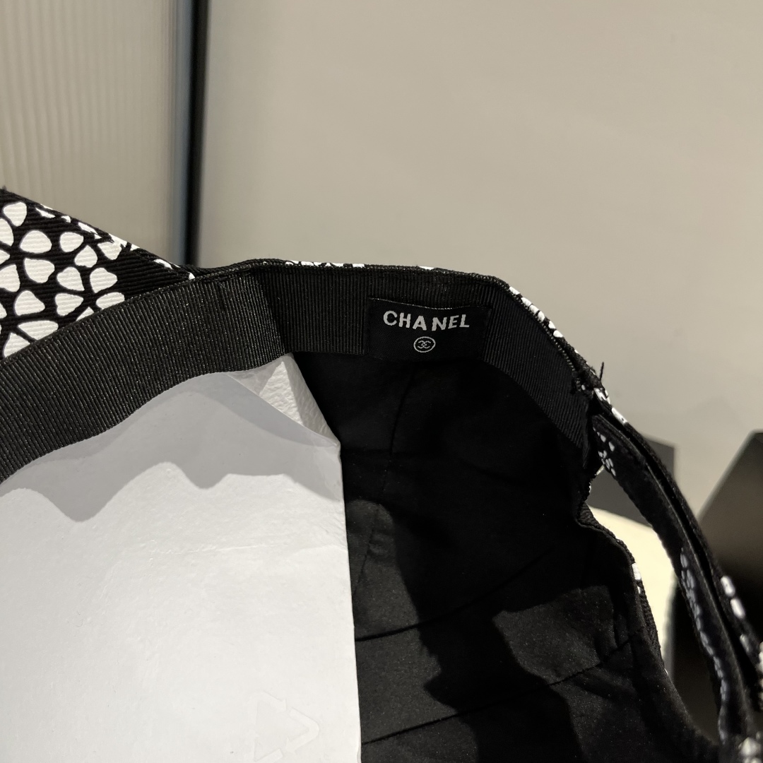 Chanel Baseball Cap - Black and White Floral Pattern,Head Circumference 57cm 6 cmp i1750272779844 6464 0 4